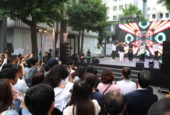 5월 25일 2024 강남디자인위크에서 열린 레트로콘서트 (사진 강남구)