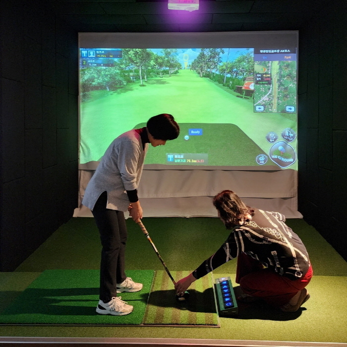 12월 개관을 앞둔 강남구 도곡경로당에는 서울시 최초로 스크린 파크골프 교실이 도입된다. (사진제공 강남구)