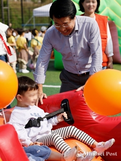 송파구(구청장 서강석)가 새 학기를 맞아 관내 모든 어린이집에 대한 운영 실태 지도·점검을 본격적으로 시작한다. (사진 송파구)